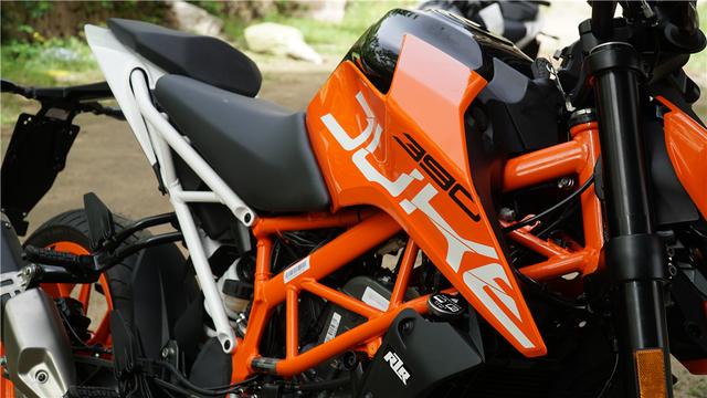 新车测评：来自欧洲的弯道火箭KTM 390 DUKE