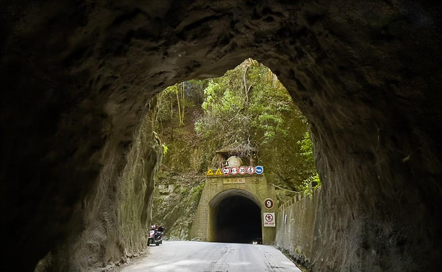 湖北最有钱“土豪”村，藏大山里，村民人人住别墅，村资产超80亿