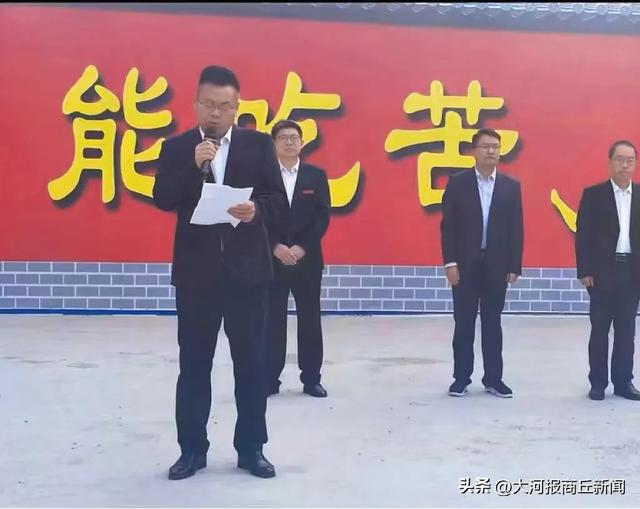 商丘市回民中学举行“新校区 新面貌 新起点”主题升旗仪式