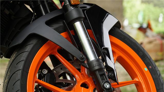 新车测评：来自欧洲的弯道火箭KTM 390 DUKE