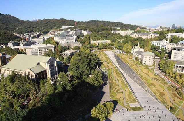 韩国一女学生高调炫富怼网友，让总统下台，亲妈入狱，怎么回事？