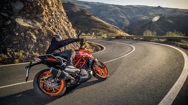 新车测评：来自欧洲的弯道火箭KTM 390 DUKE