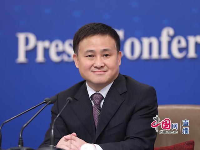 潘功胜接棒郭树清担任央行党委书记，金融监管体系改革无缝延续