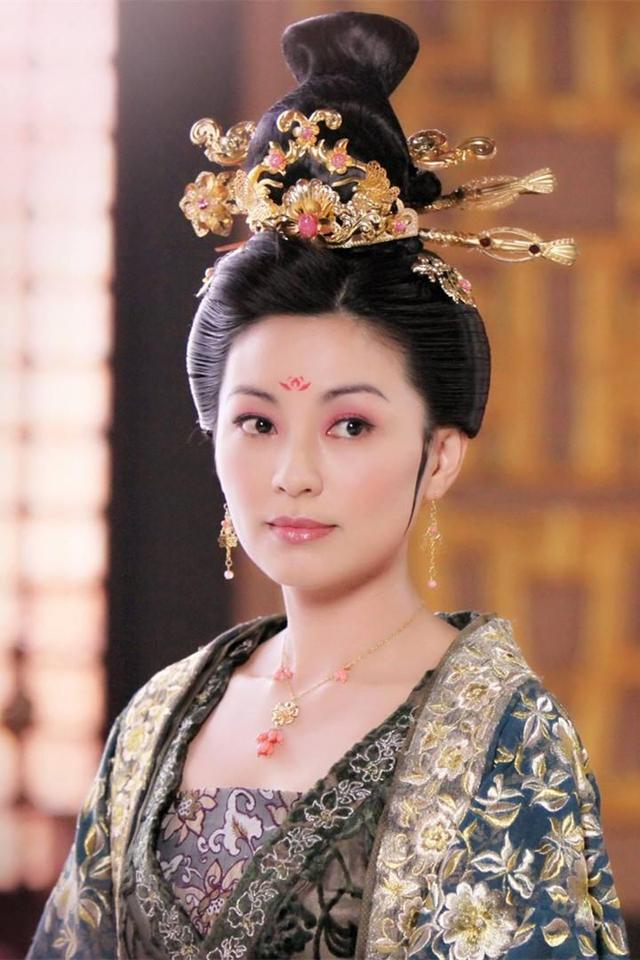 原来苏有朋没吹牛，她才是笨蛋美人天花板，清纯漂亮、眼神太勾人