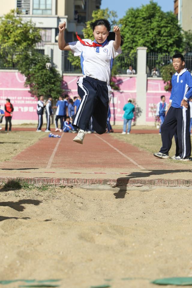 活力校园㊸｜龙城高级中学（教育集团）东兴外国语学校第五届体育艺术节举行