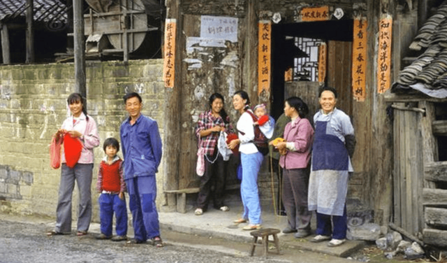 美女成婚五年生不出儿子，丈夫带回来一个大肚子女人！