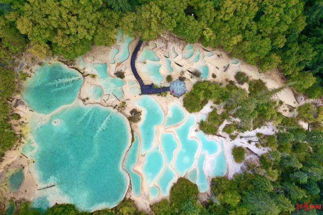 走进九寨新12景｜神仙池：浓缩九寨黄龙之美，“仙女沐浴”的地方…